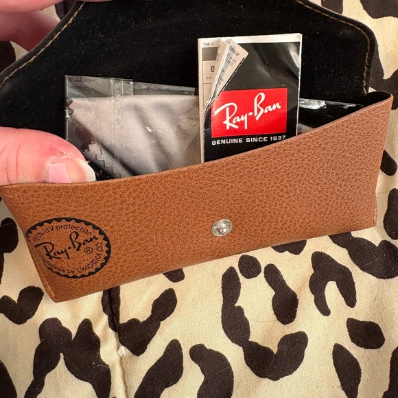 Ray-Ban Brown Leather Glasses Case - Picture 1 of 4
